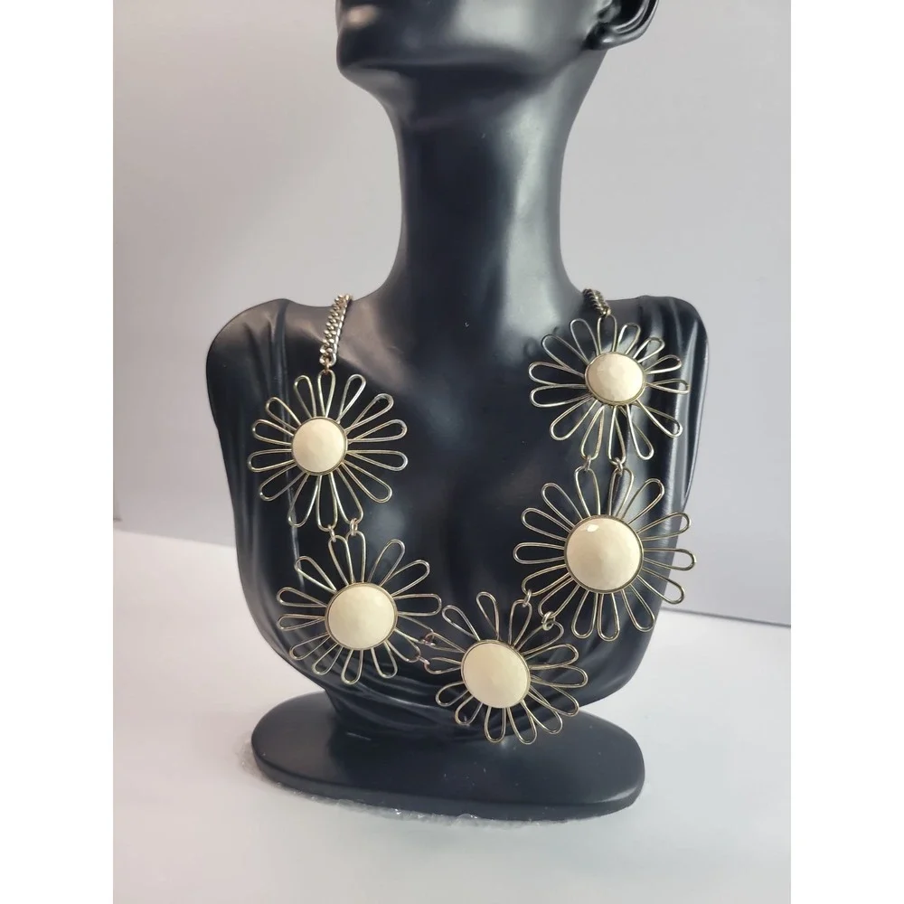 Gold Tone Daisy Flower Statement Necklace Cream Cabochon Floral Retro Mod